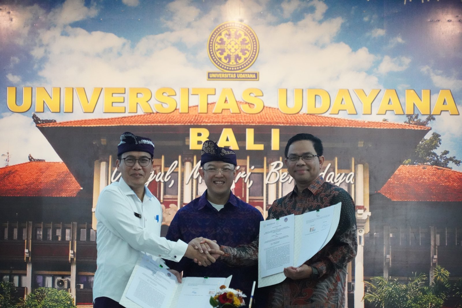 Penandatanganan Perjanjian Kerja Sama Kemendukbangga/BKKBN  dengan Universitas Negeri Padang